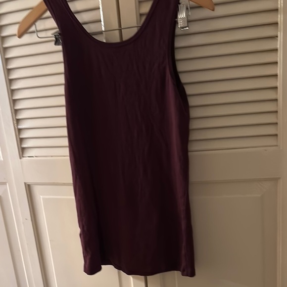 Amazon Essentials Fitted Sleeveless Red Tank Top - Picture 4 of 4